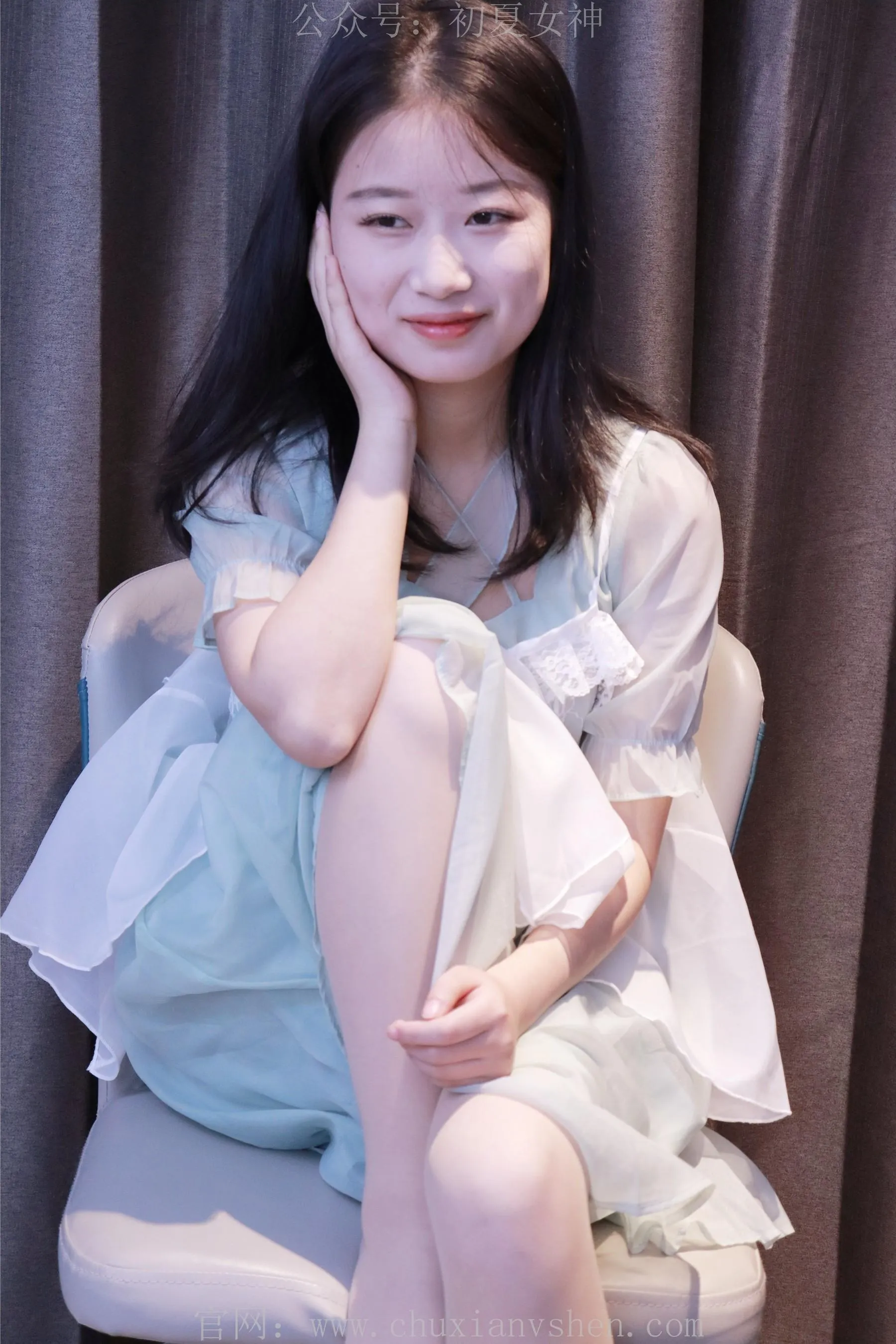 初夏女神 NO.009 念念 绿野仙踪M码连衣裙搭回力球鞋 [120P]插图6